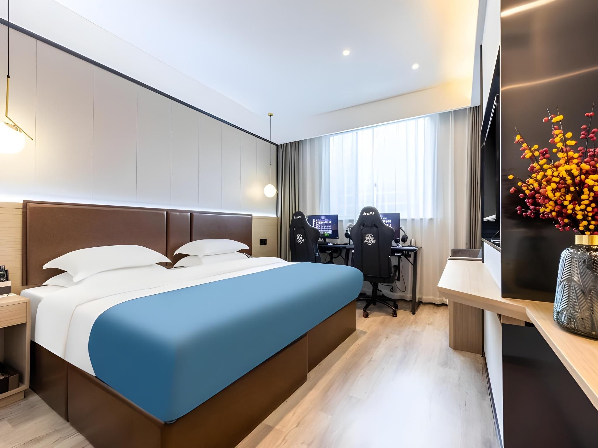 GTI - Esports 1 Bed Room, 2.2M Bed