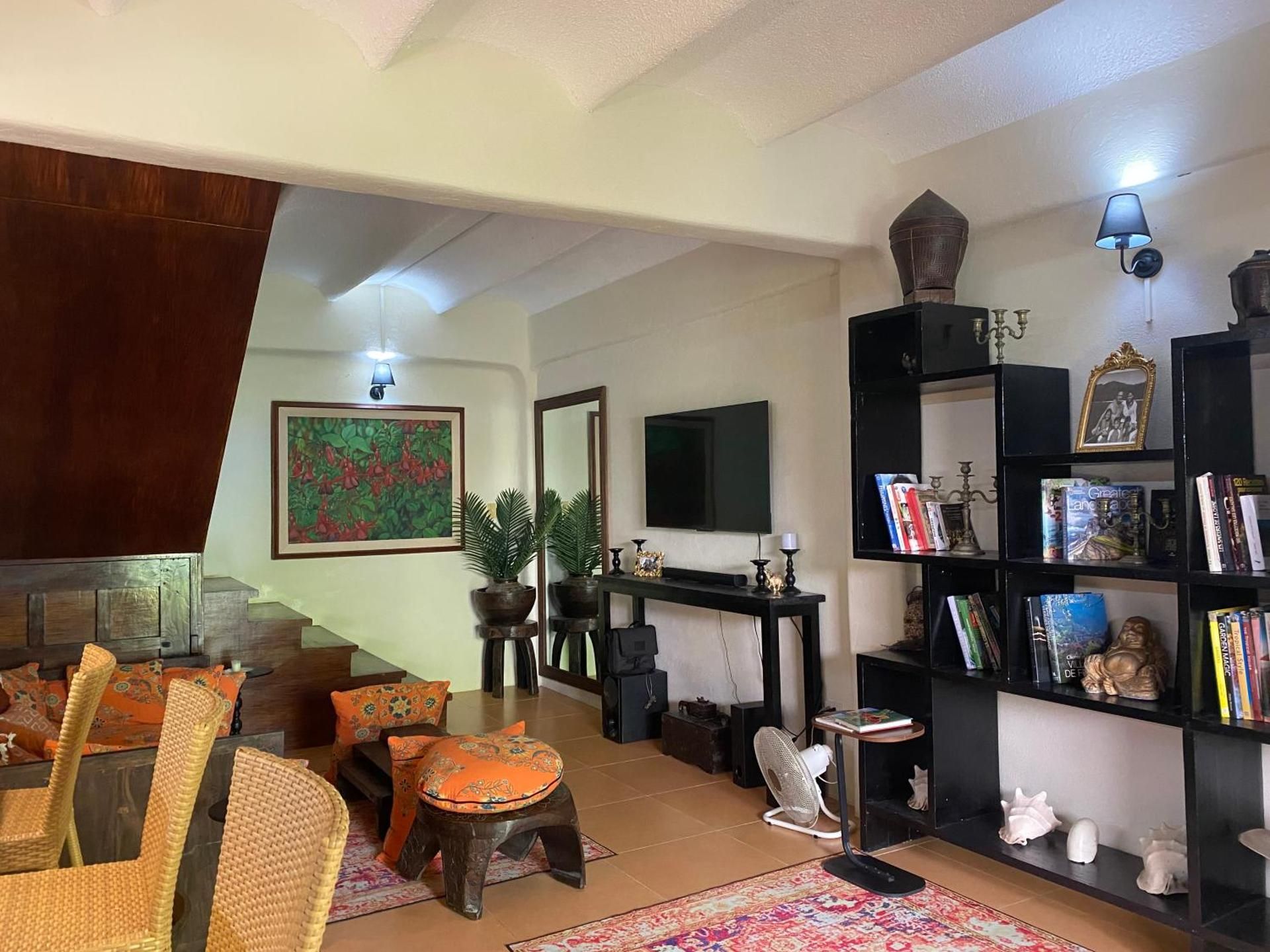 Shared lounge/TV area