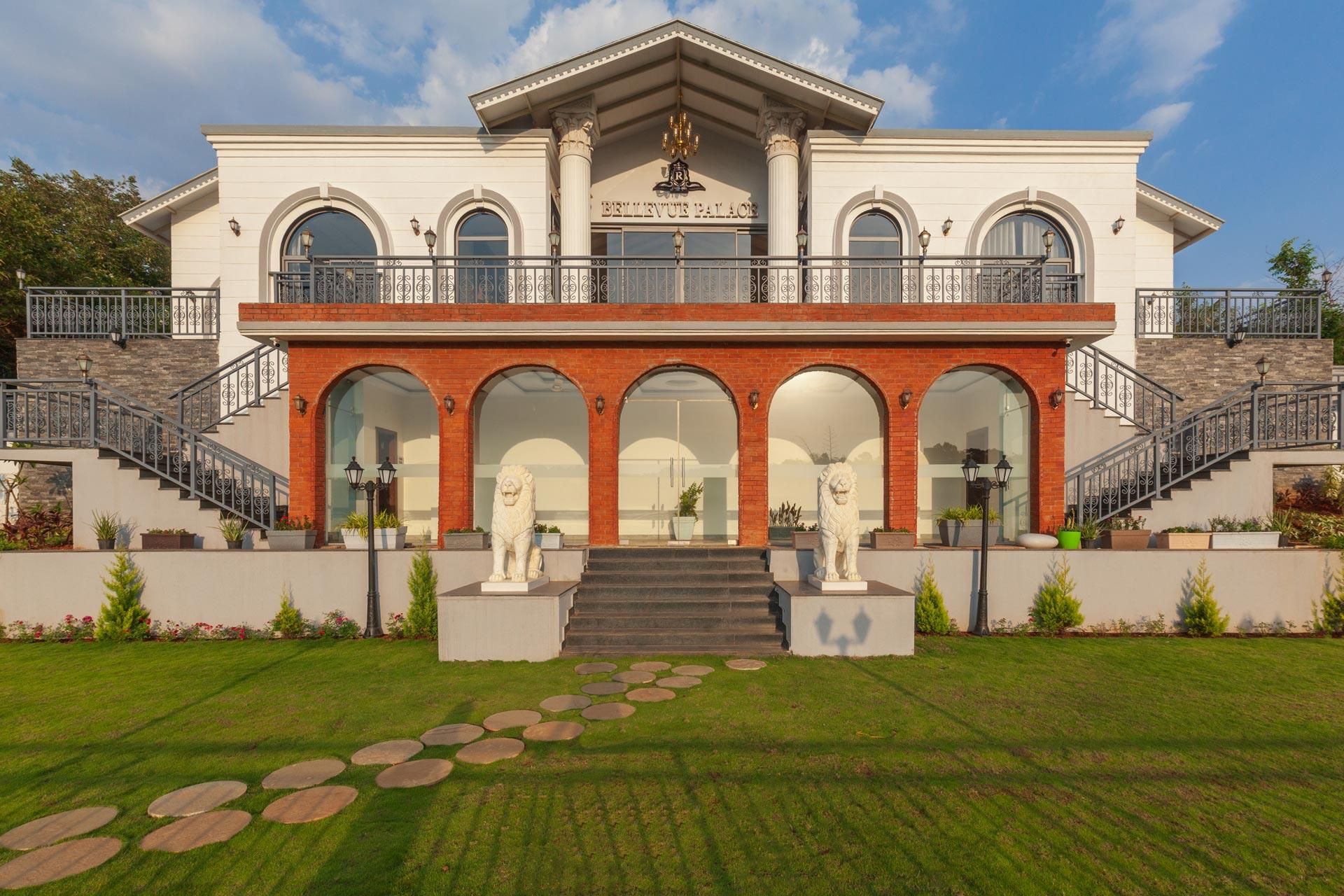 Bellevue Palace by StayVista - Lavish abode