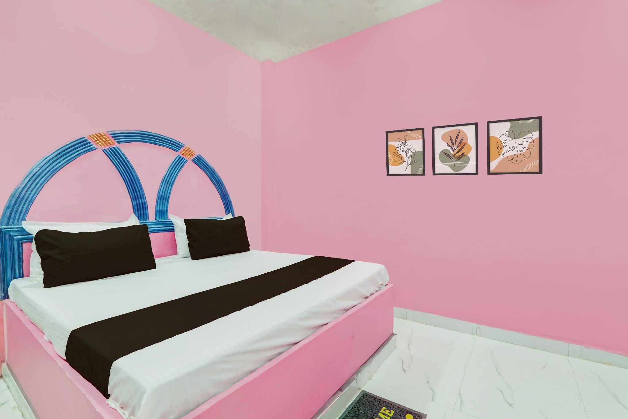 SPOT ON by OYO S R Palace Classic Triple Room 2