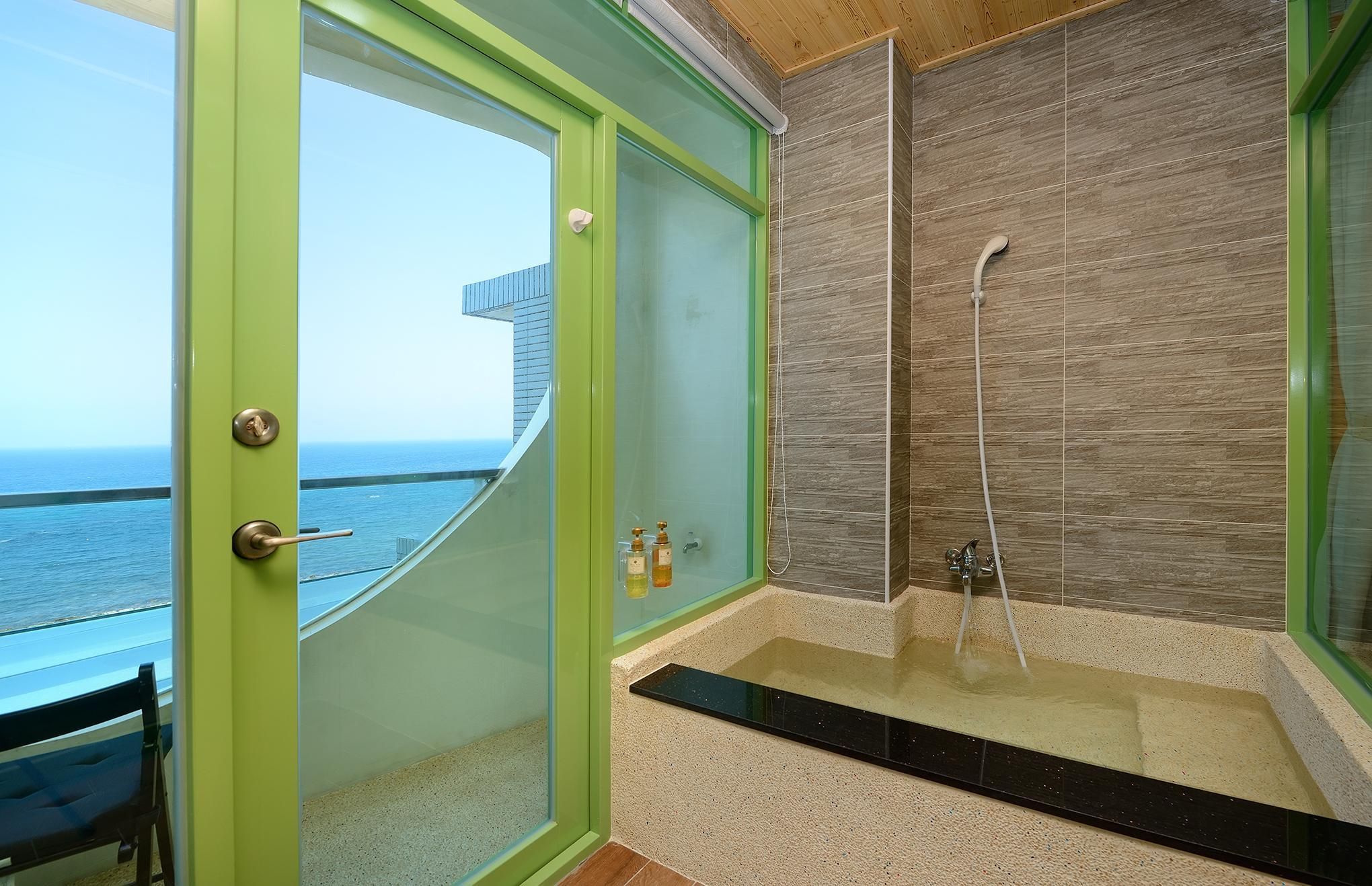 FishHome15 -NO ELEVATOR，Kids under 6 years old not allowed  Sea View Balcony 3