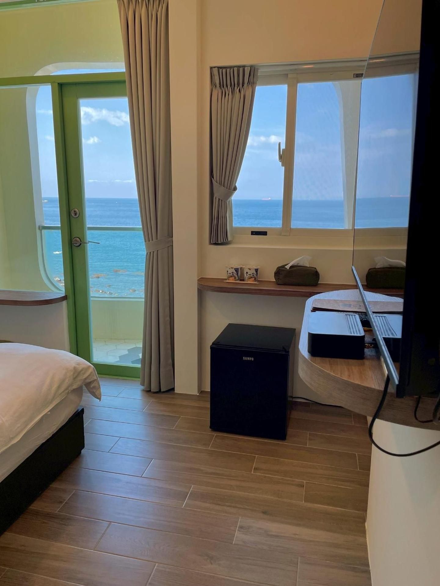 FishHome15 -NO ELEVATOR，Kids under 6 years old not allowed  Quadruple Room with Bath 3