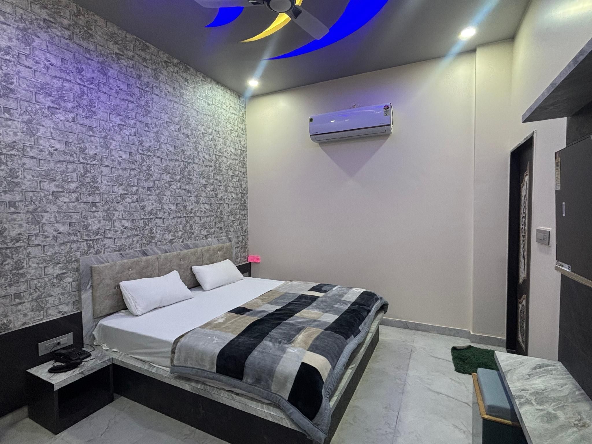 GOLDEN VENTURE HOTELS PRIVATE LIMITED Deluxe