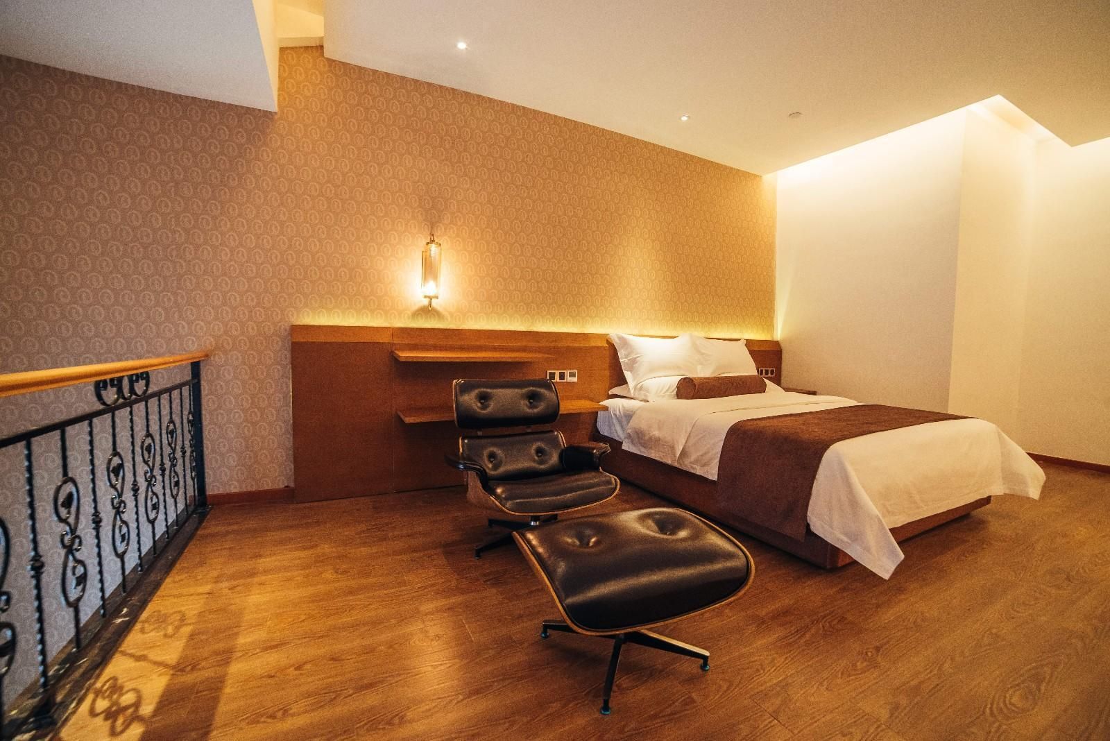 James Joyce - Feifan Family Suite