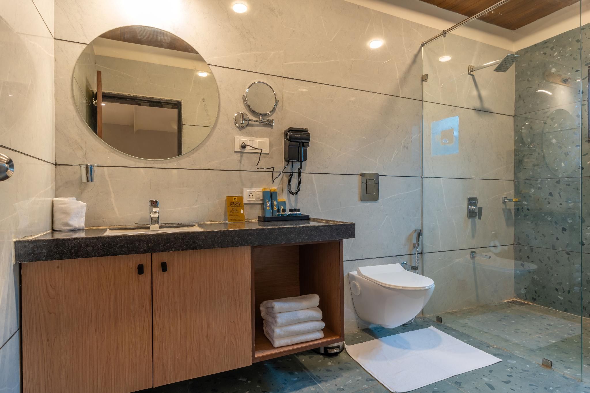 Kings Kraft River Side Resort Cottage 3