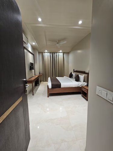 Executive Room With King Size Bed