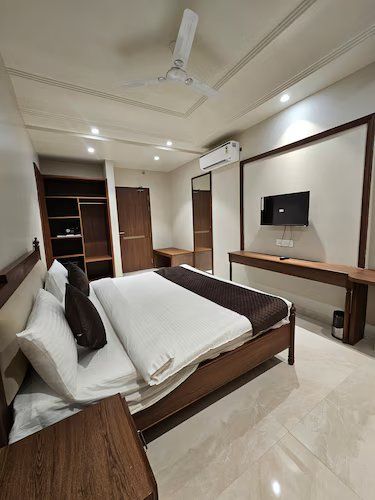 Executive Room With King Size Bed