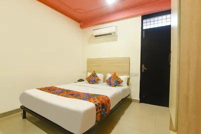 Capitol Square Jaipur Deluxe Room 4