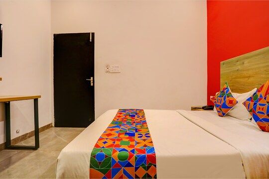 HOTEL GRAND CAPITOL Deluxe Room 5