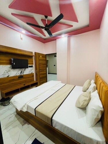 Hotel Galexy 700 Super Deluxe with Balcony