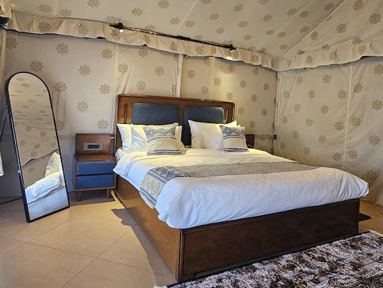 Premium Cottage Tent Room