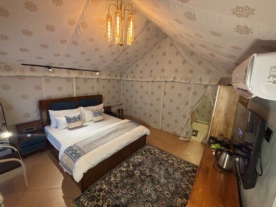 Premium Cottage Tent Room