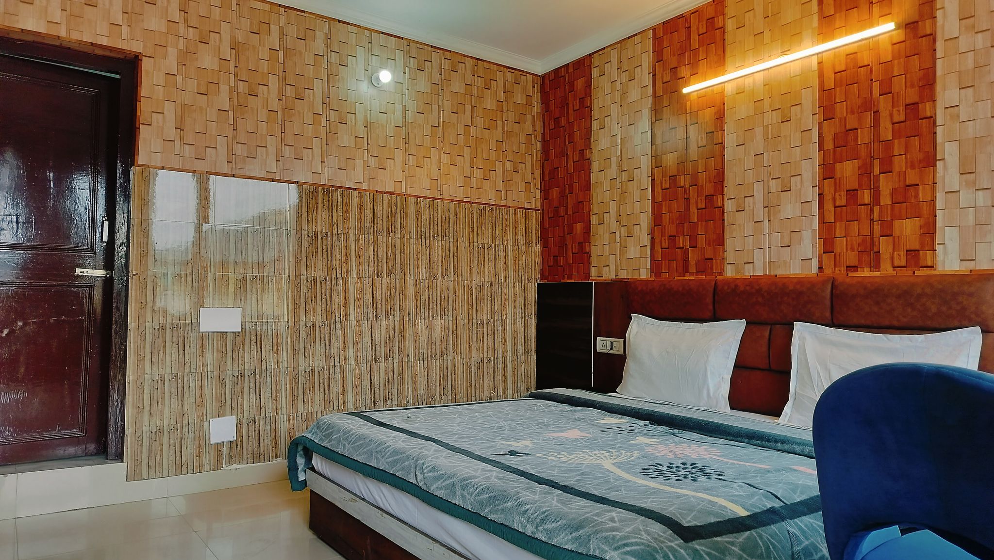 Hotel Omni Mcleodganj Standard Room 4