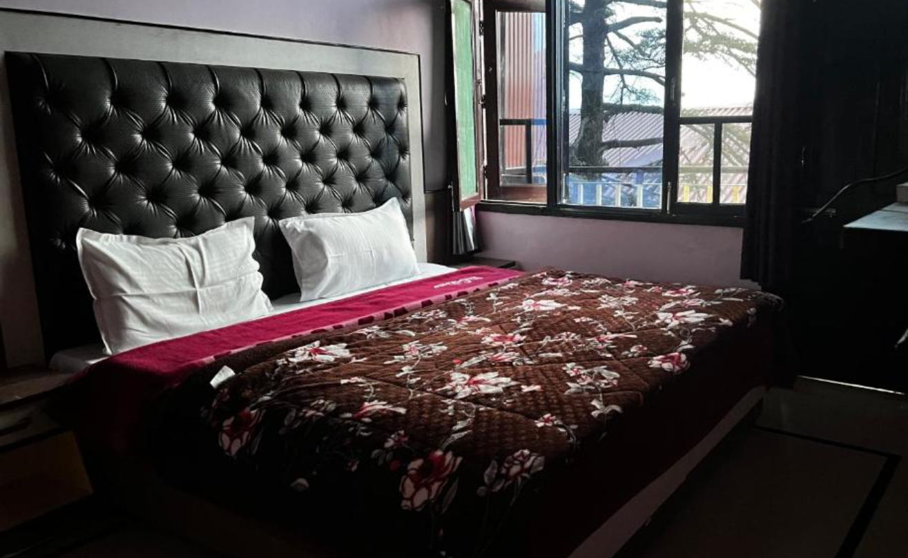 Krishna Holiday || Mall Road Deluxe Room 3