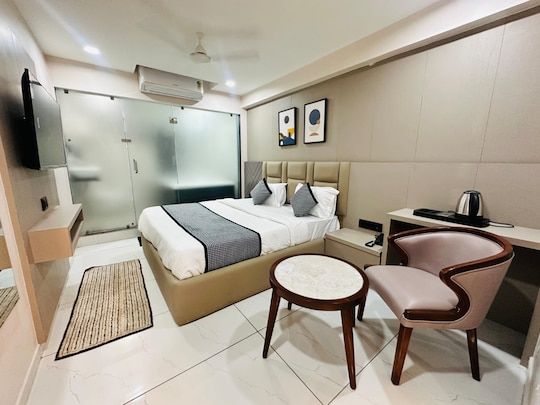 Hotel MS Gold Deluxe Double Room 2