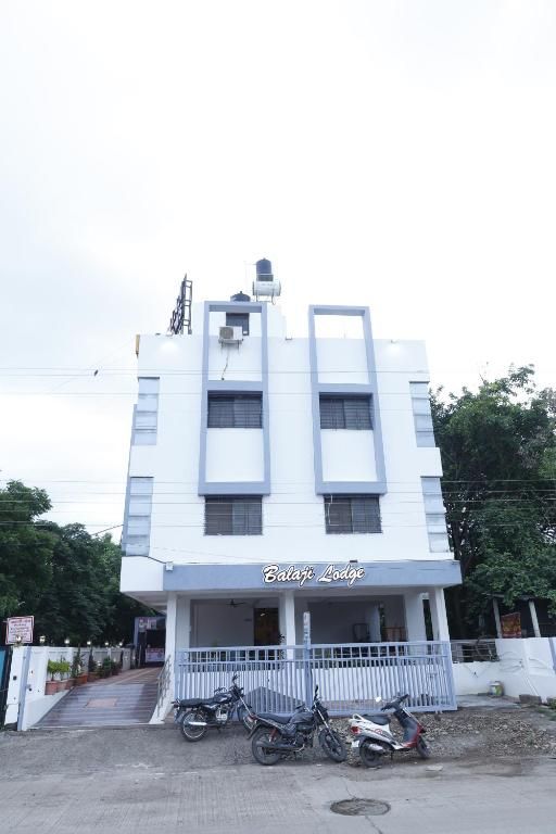 balaji lodging