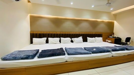 Hotel Pratikalpa Dorm Premium Mix 6 Sharing 2