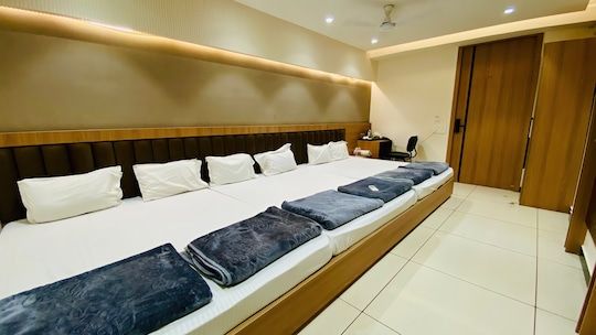 Hotel Pratikalpa Dorm Premium Mix 6 Sharing 4