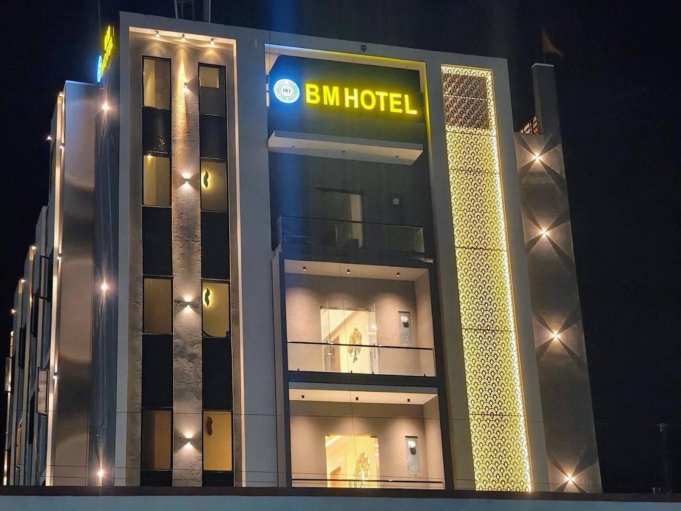 B M HOTEL