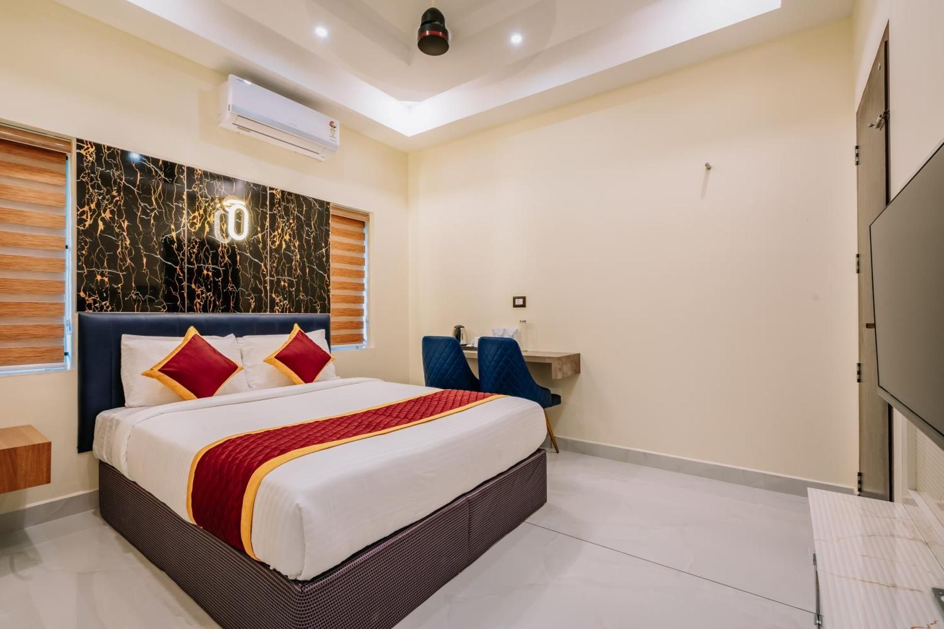 Victoria Suites Airport Hotel Standard Room 2