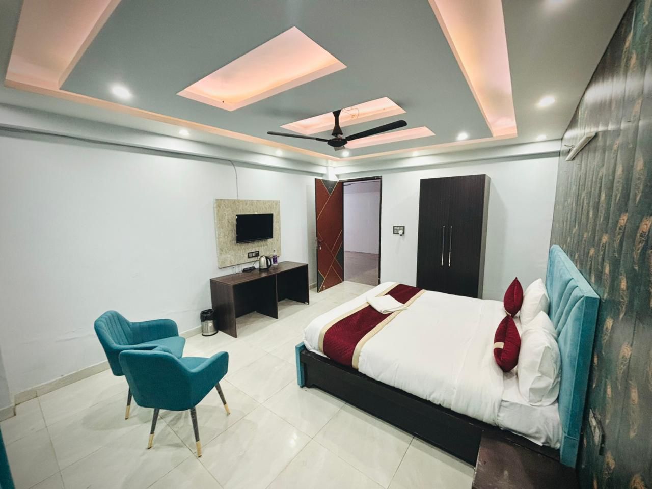 The Prime Regency Deluxe Room 3