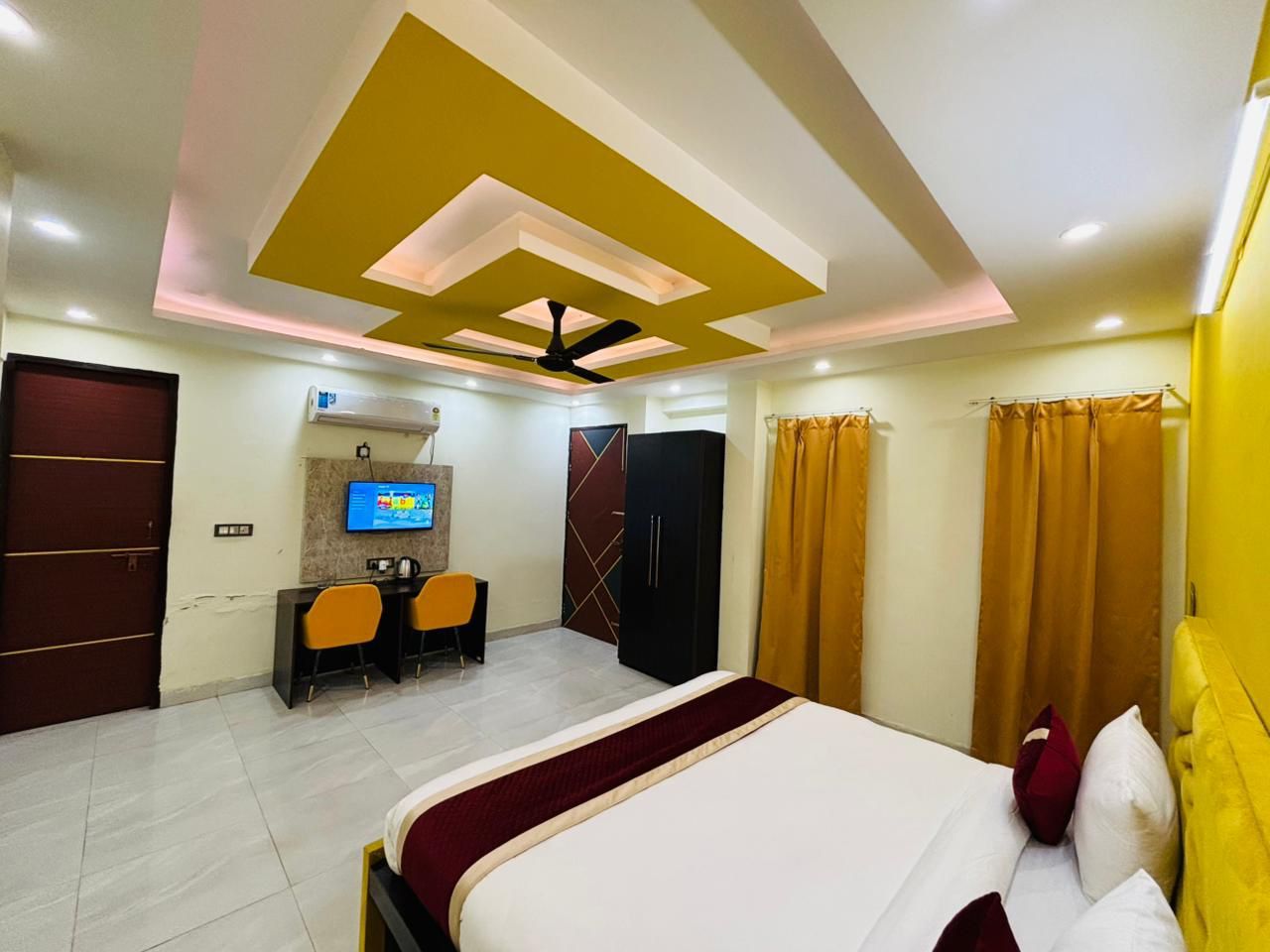 The Prime Regency Deluxe Room 6