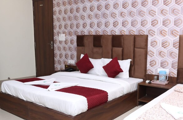 Hotel Chohan Residency Deluxe Room 2