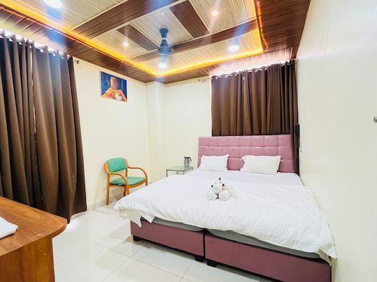 Shri Shiv Ganga Bhakt Niwas Standard Double AC Room 3