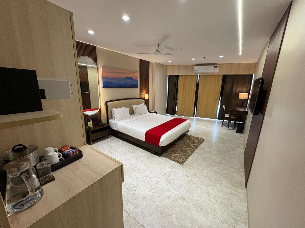 Hotel Saffron Suites Jr. Suite 3