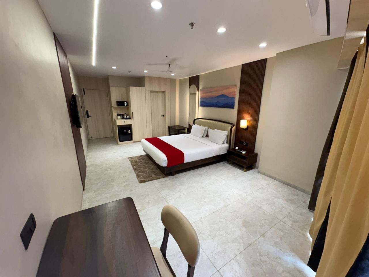 Hotel Saffron Suites Jr. Suite 14