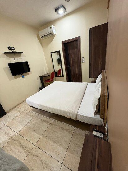 Hotel Saffron Suites Executive Room