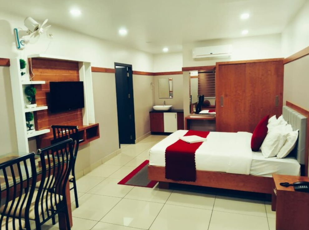 FAMILY SUITE WITH PRIVATE BALCONY