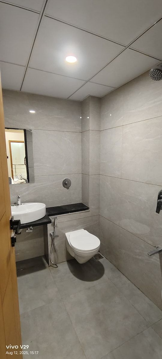 Hotel Dwarka Residency Deluxe Room 2