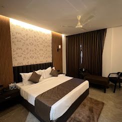 Hotel Sunshine Deluxe Room 3