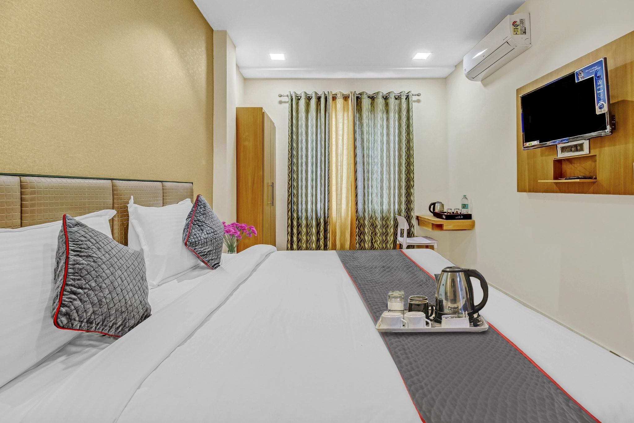 Townhouse Ekana Cricket Stadium Formerly Sunrise Regal Classic 30