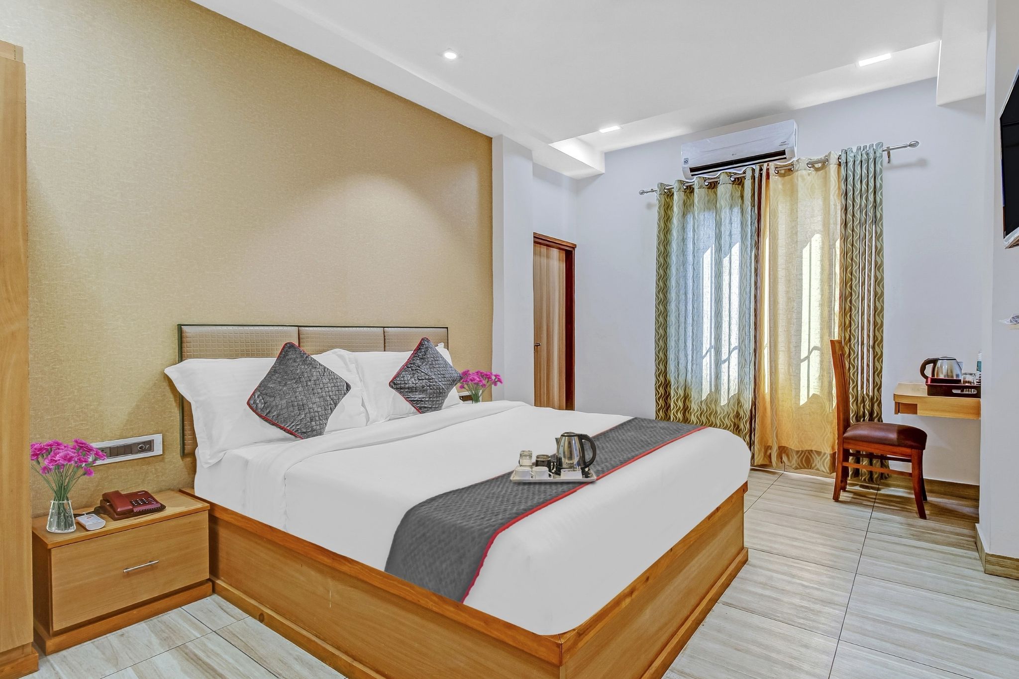 Townhouse Ekana Cricket Stadium Formerly Sunrise Regal Classic 13