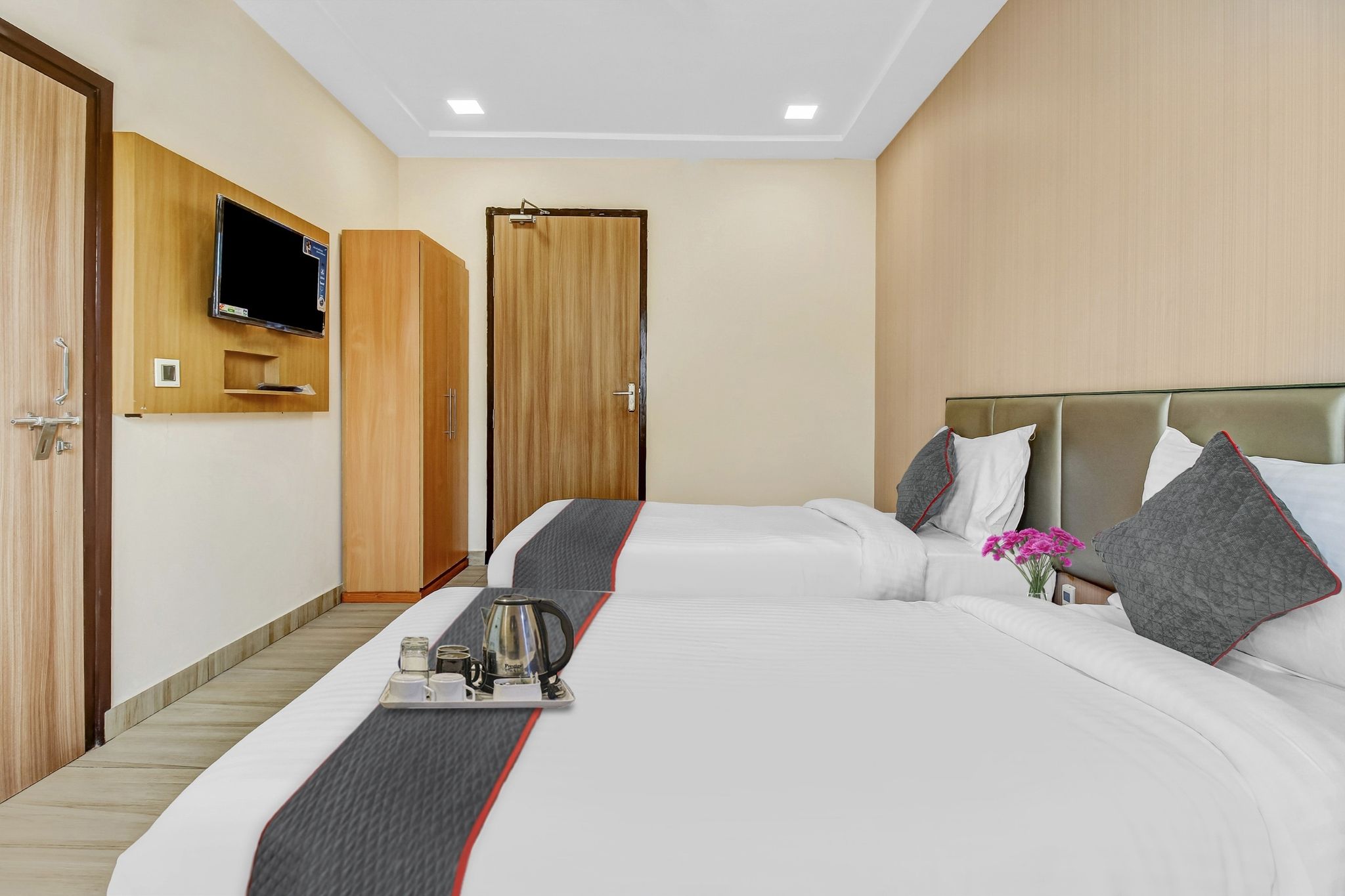 Townhouse Ekana Cricket Stadium Formerly Sunrise Regal Classic 27