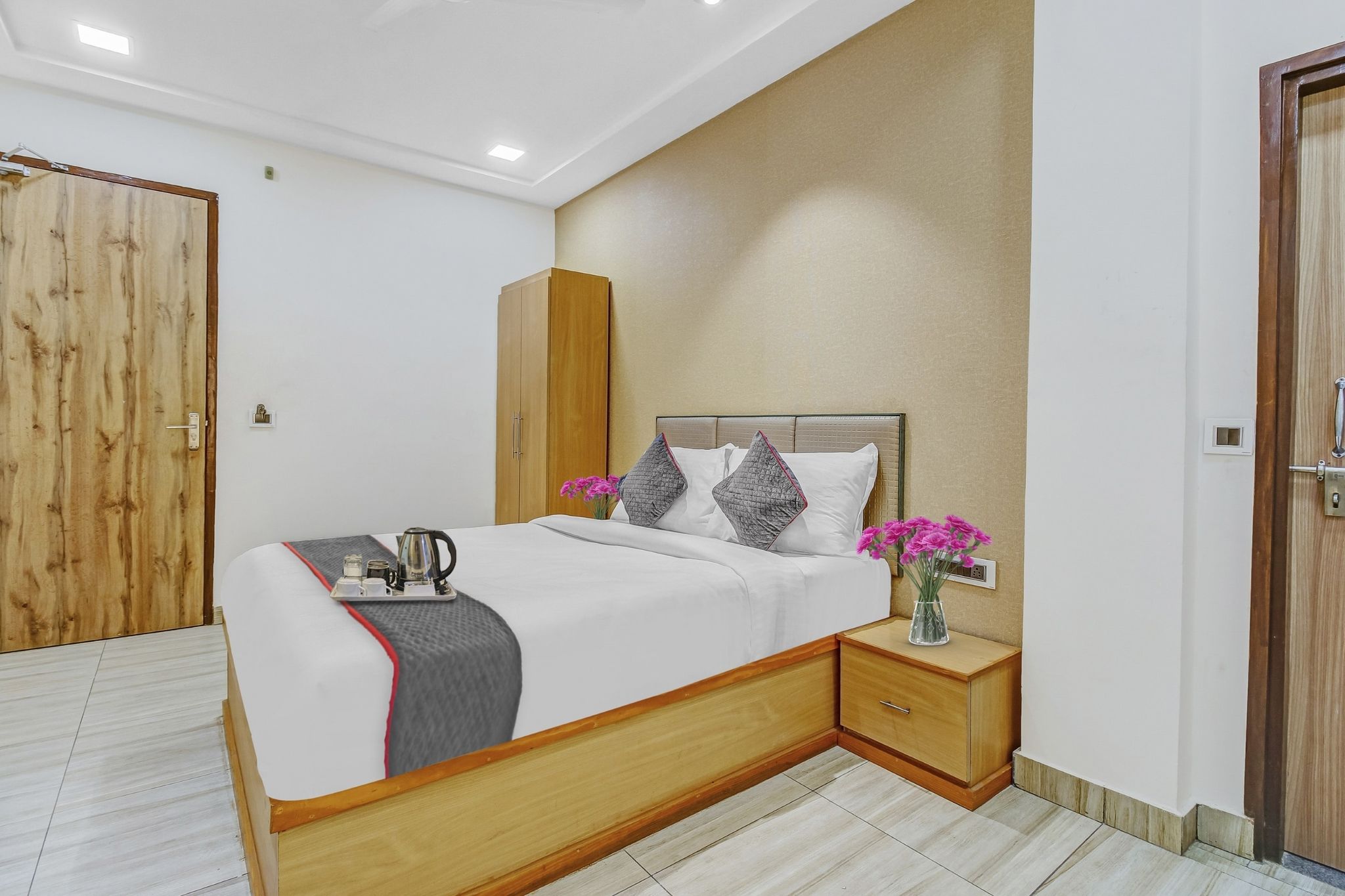 Townhouse Ekana Cricket Stadium Formerly Sunrise Regal Classic 18