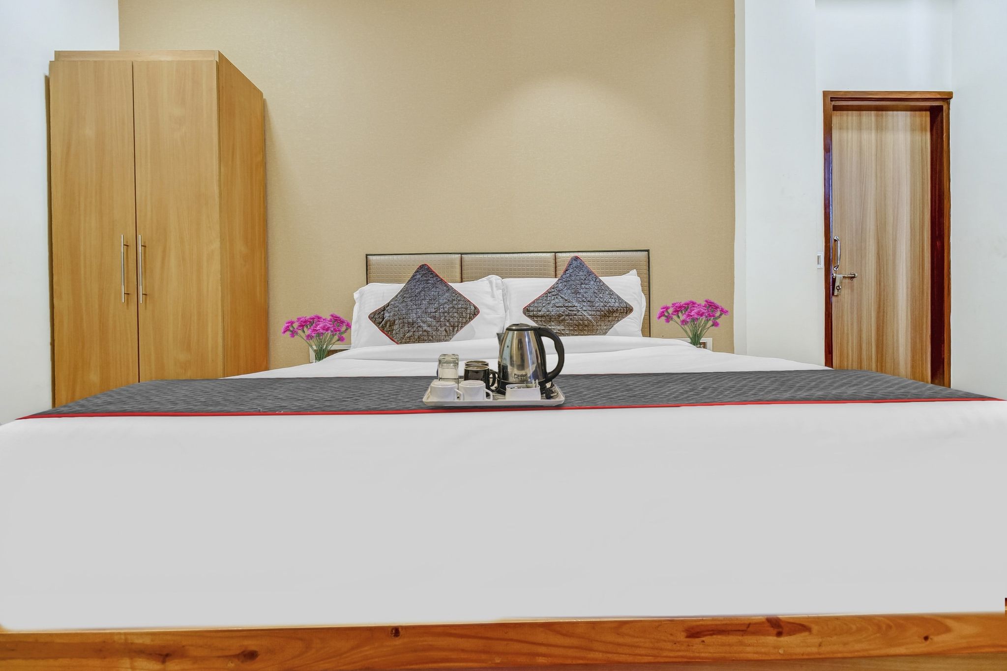 Townhouse Ekana Cricket Stadium Formerly Sunrise Regal Classic 9