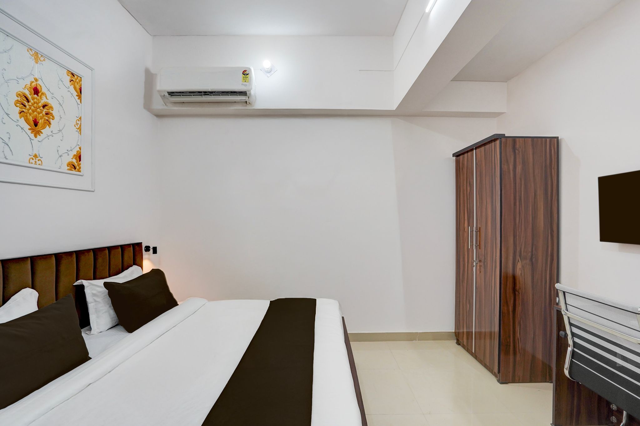 Collection O Prayag Railway Junction Classic 6