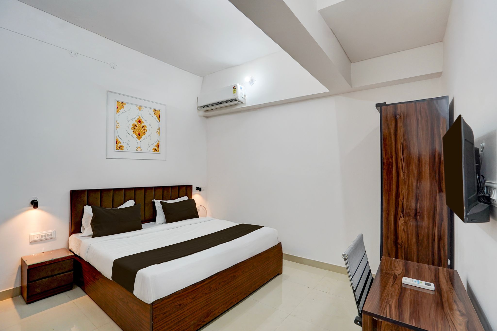 Collection O Prayag Railway Junction Classic 7