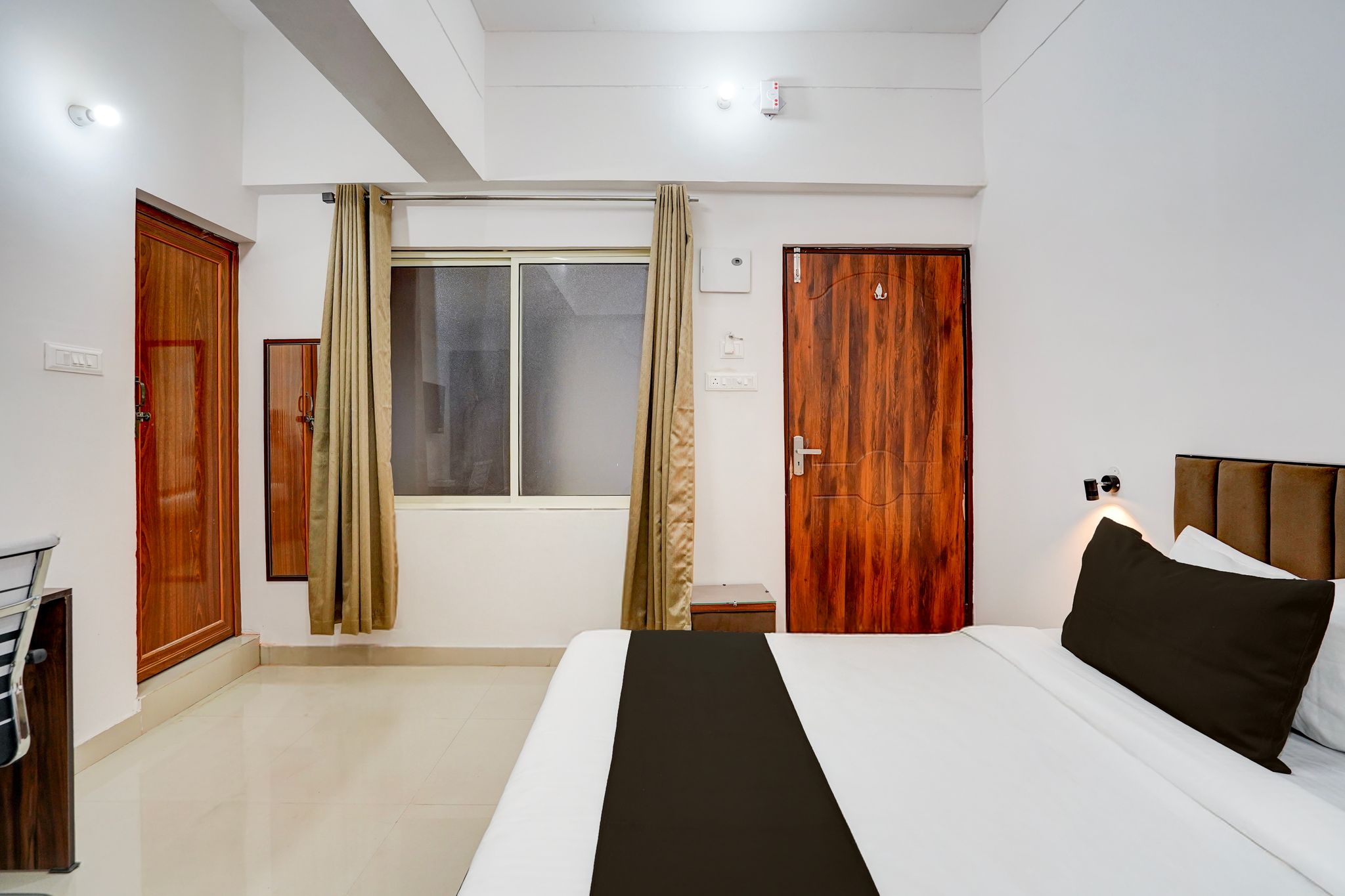 Collection O Prayag Railway Junction Classic 9