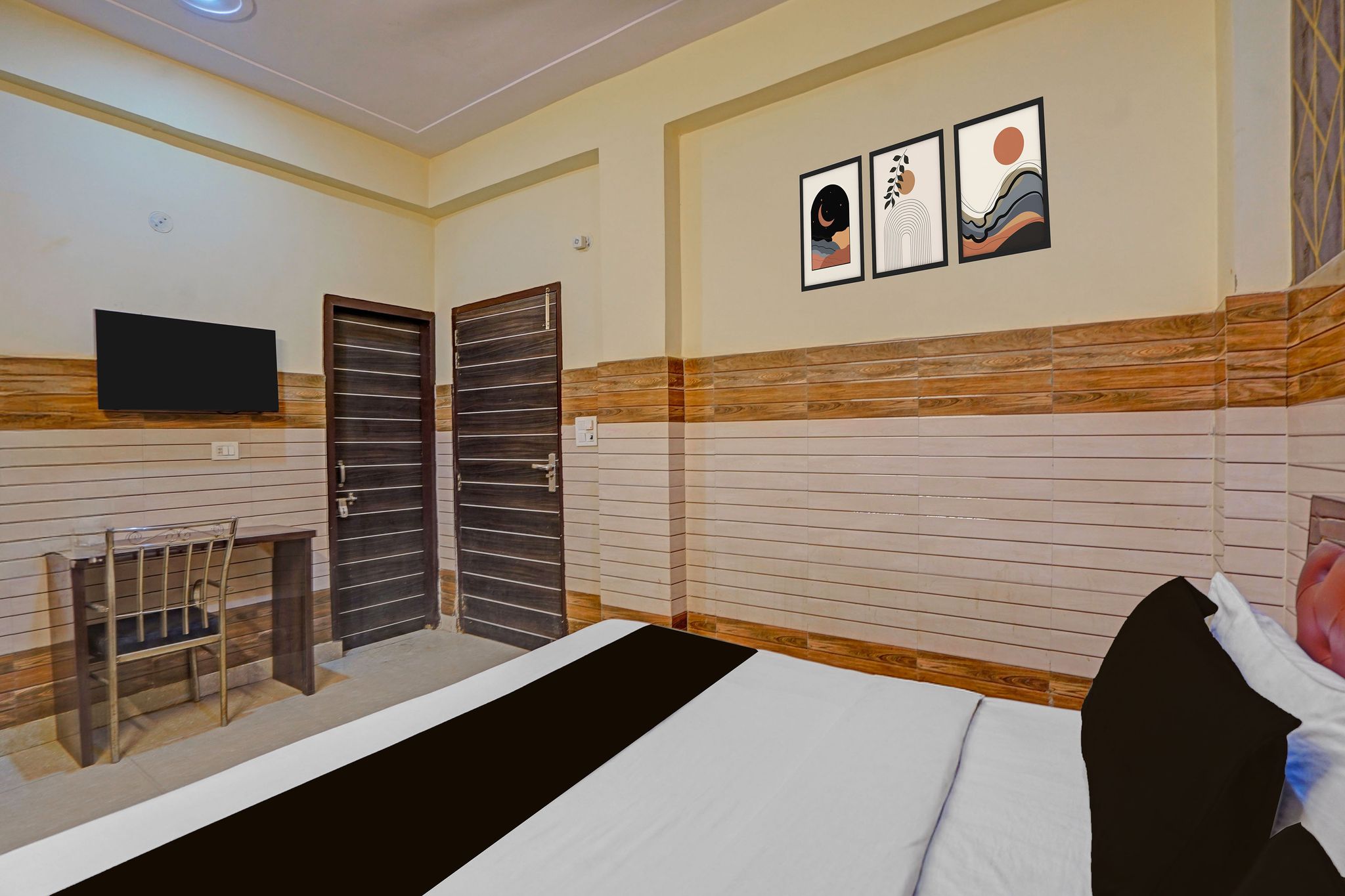 Hotel O Noida Sector 63 Formerly Aditya Residency Classic 13