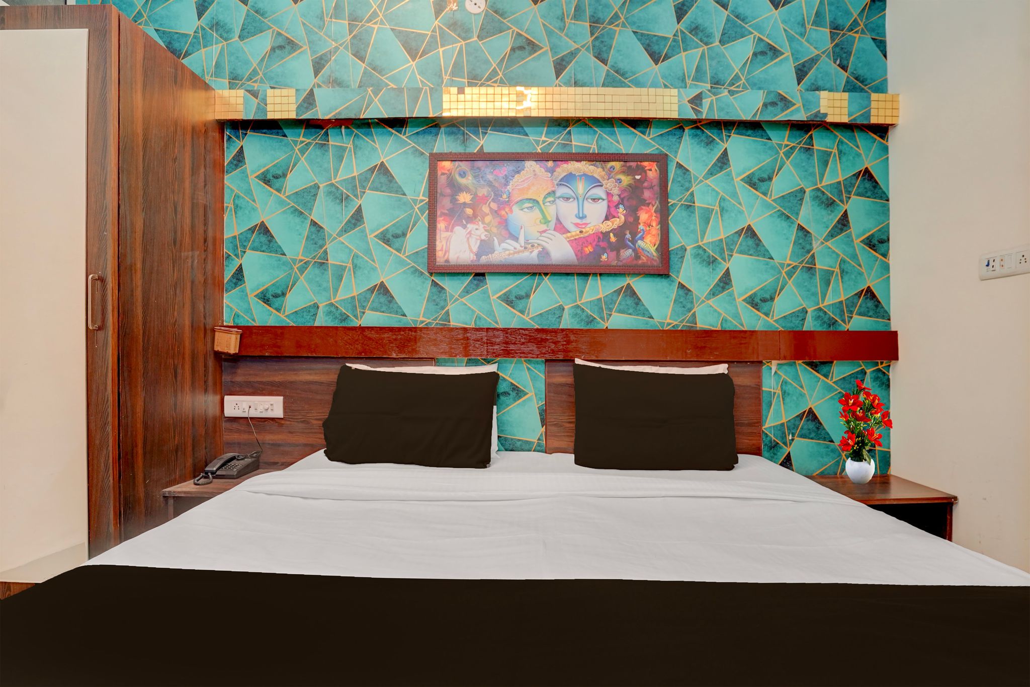 Collection O Meghdoot Garden Formerly Hotel Shree Krishna Avenue Classic 15