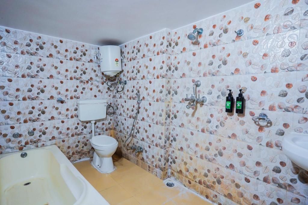 SAGA BY LAKE 8 Bed Mixed Dorm Non AC - 110 2