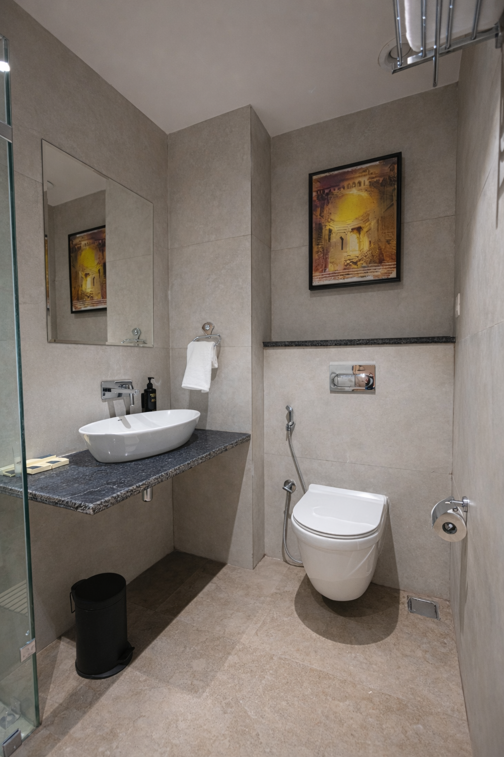 Saaz Hotel Club and Convention Centre,Indore Deluxe King Room with City View 3
