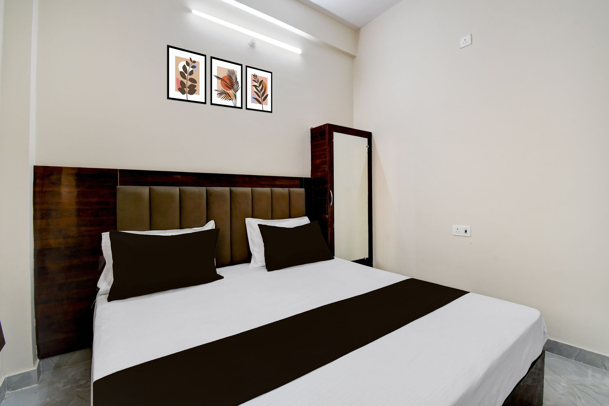 HOTEL O GREENWOOD INN CLASSIC 17