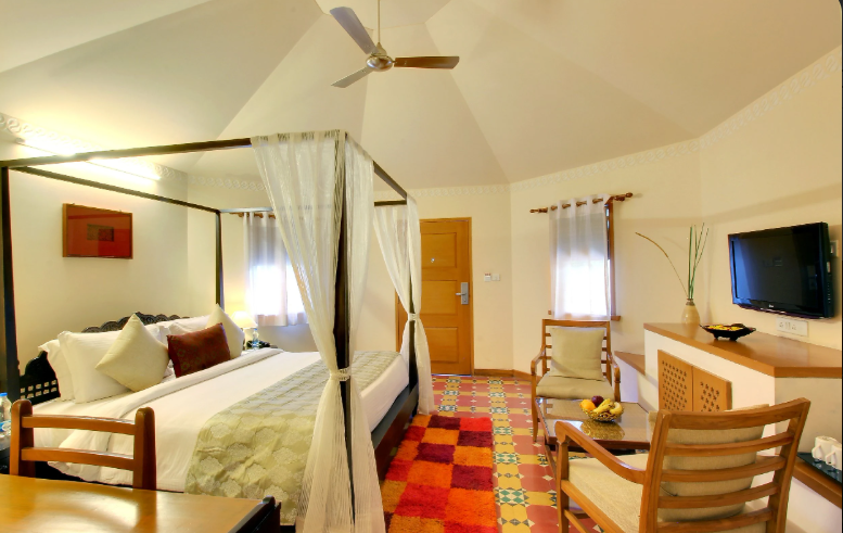 Superior Cottage with King Room