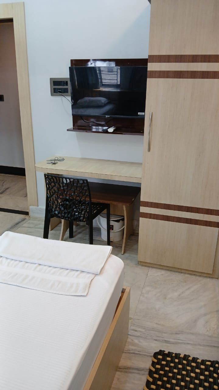 DELUXE SINGLE AC ROOM