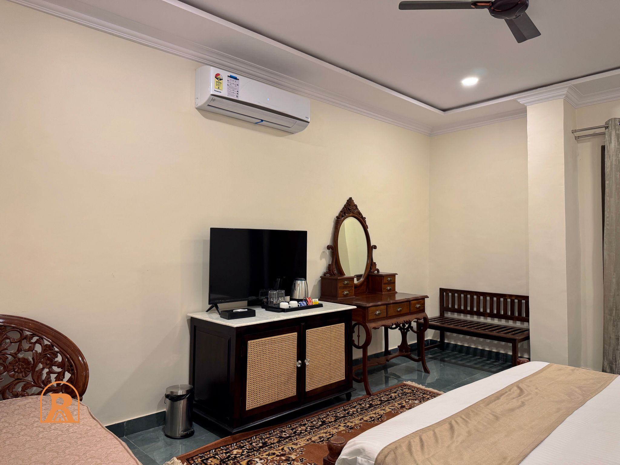 THE SHIKARGARH PALACE Superior Suite 2